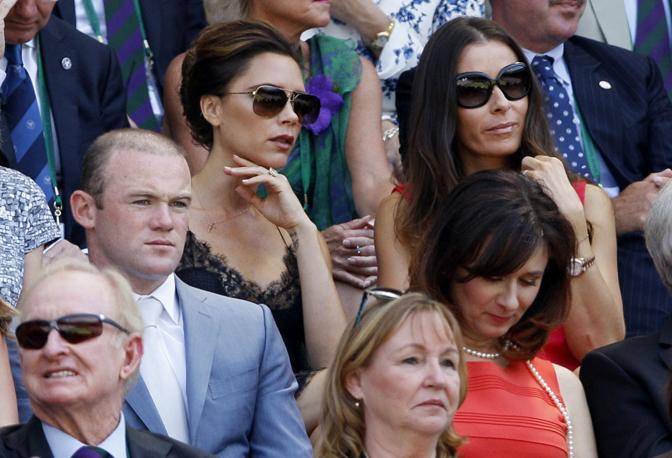 C' la vittoria di Andy Murray la Victoria di David Beckham: lei  seduta in tribuna durante la finale di Wimbledon, e non  l'unica vip. LaPresse